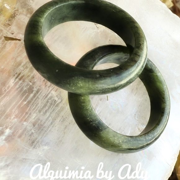 Dark green carved ring band jasper - Picture 2 of 2